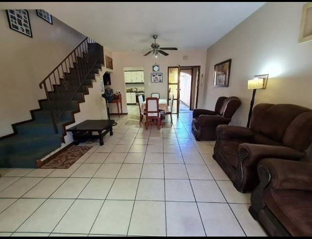 2 BEDROOM DUPLEX SOLD IN THE WOLDS